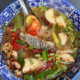 ข้าวญี่ปุ่นต้มยำเนื้อปลานิลรสแซบ