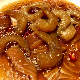 Duo กุ้งและแซลม่อนดองซีอิ๊ว
