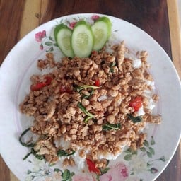 กระเพราหมูสับ