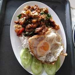 กระเพราขาหมู