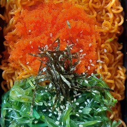 มาม่าเกาหลีไข่กุ้ง+ยำสาหร่าย