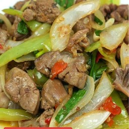 เครื่องในไก่ผัดพริกหยวกเป็นกับข้าว