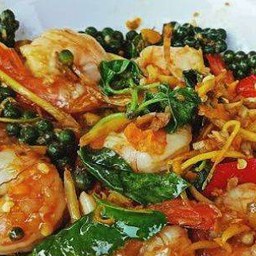 ผัดฉ่าทะเลราดข้าว