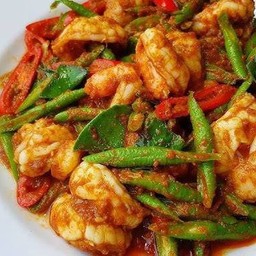 กุ้งผัดพริกแกง