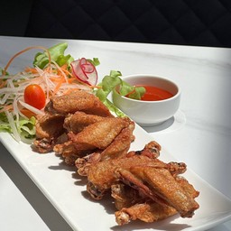 ปีกไก่ ทอดน้ำปลา