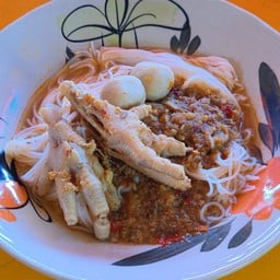 ร้านแม่แอน ก๋วยเตี๋ยวไก่ ขนมจีน