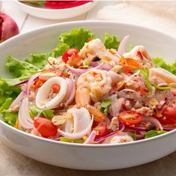 ยำว้นเส้นรวมมิตร