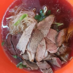 เส้นเล็กเป็ดพะโล้