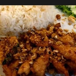 ไก่ทอดกระเทียมราดข้าว