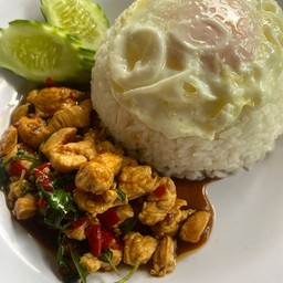 กระเพราไก่