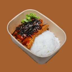 ข้าวไก่ทอดซอสเผ็ดเกาหลี