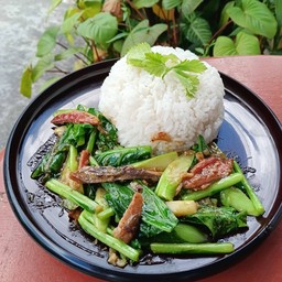 ข้าวผัดคะน้าปลาเค็ม