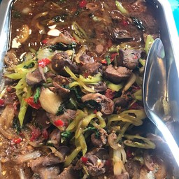 ตับไก่ผัดพริกหยวกราดข้าว