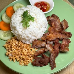 ข้าวสันคอหมูทอดน้ำปลา