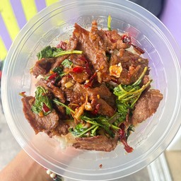 กะเพราเนื้อราดข้าว