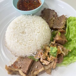 ข้าวหน้าเนื้อตุ๋น