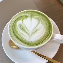 มัทฉะลาเต้ร้อน