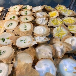 ขนมครก นมสด[ร้านเฟรนฟรายชีสซอย5]ตรงข้ามหมาล่า ตลาดแซดวันไนท์มาเกต