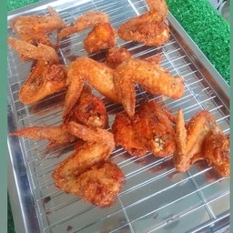 ปีกเต็ม 3 ชิ้น 100 บาท