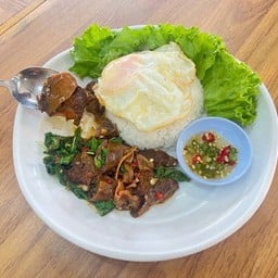 กะเพราหมูตุ๋น