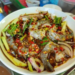ยำมะม่วง กุ้งสด