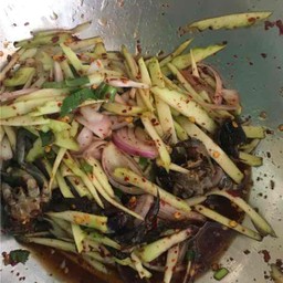 ยำมะม่วงไม่ใส่ปู