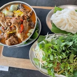 ขนมจีนแกงกะทิไก่บ้านโคราช