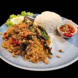 ข้าวกะเพราวุ้นเส้น