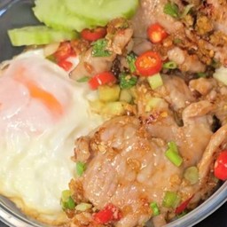 หมูคั่วพริกเกลือ+ไข่ดาว