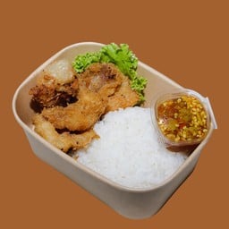 ปลาดอลลี่ทอดราดน้ำจิ้มซีฟู้ด