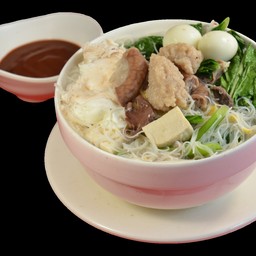 ကြေးအိုး(ဝက်) หมี่น้ำ KYAY OH (PORK)