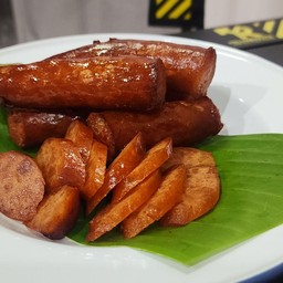 หมูทอดไรเดอร์ หน้าร้านขายของมือ 2 ญี่ปุ่น