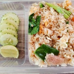 ข้าวผัดหมู