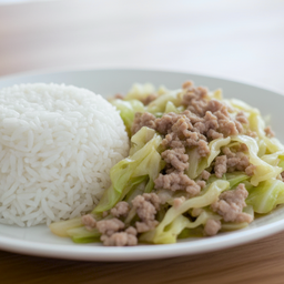 ข้าวหมูสับผัดกะหล่ำปลี
