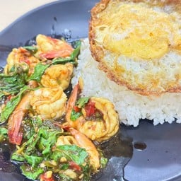 กะเพรากุ้งปอกเปลือก