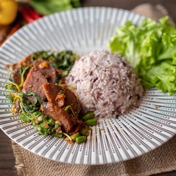 ผัดกระเพราปลาเจ