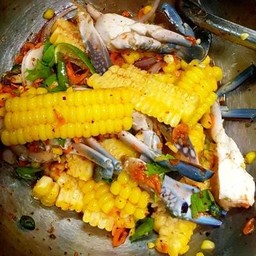 ยำข้าวโพด ปูม้า