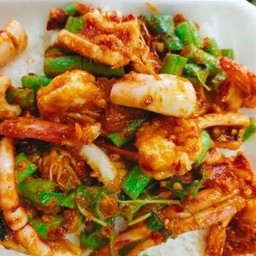 ข้าวราดพริกเเกงทะเล