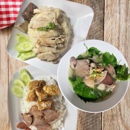 Set สามสหาย(ต้มเลือดหมูจักรวาล+ข้าวมันไก่จักรวาล+ข้าวหมูแดงหมูกรอบ)