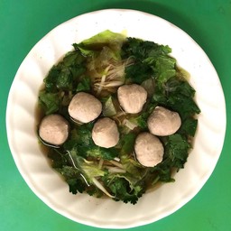 ก๋วยเตี๋ยวลูกชิ้นเนื้อล้วนธรรมดา