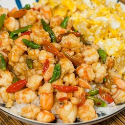 กุ้งผัดพริกสด ไข่ขยี้  ราดข้าว