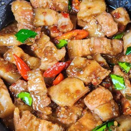 หมูสามชั้นผัดกะปิ