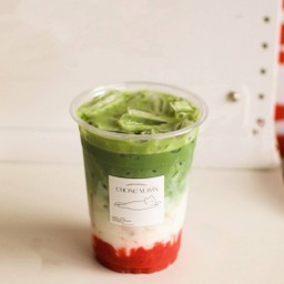 มัทฉะสตรอว์เบอร์รี่ลาเต้ คลาสสิค