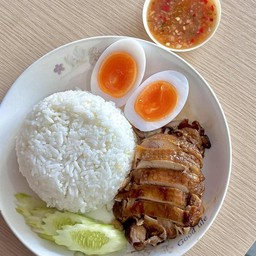 ข้าวไก่ย่าง+ไข่มะตูม  น้ำจิ้มซีฟู้ด