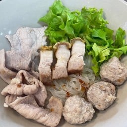 เส้นเล็ก สามหมู