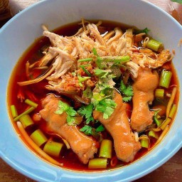 เตี๋ยวไก่ป๊อกเก้า