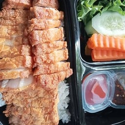 ข้าวหมูสามชั้นทอดจิ้มแจ่ว