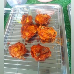 สะโพก 3 ชิ้น 100 บาท