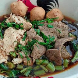 ก๋วยเตี๋ยว เนื้อรวม