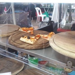 Pizza Marley Yeah ตลาดเซฟวันโกศรีสมาน